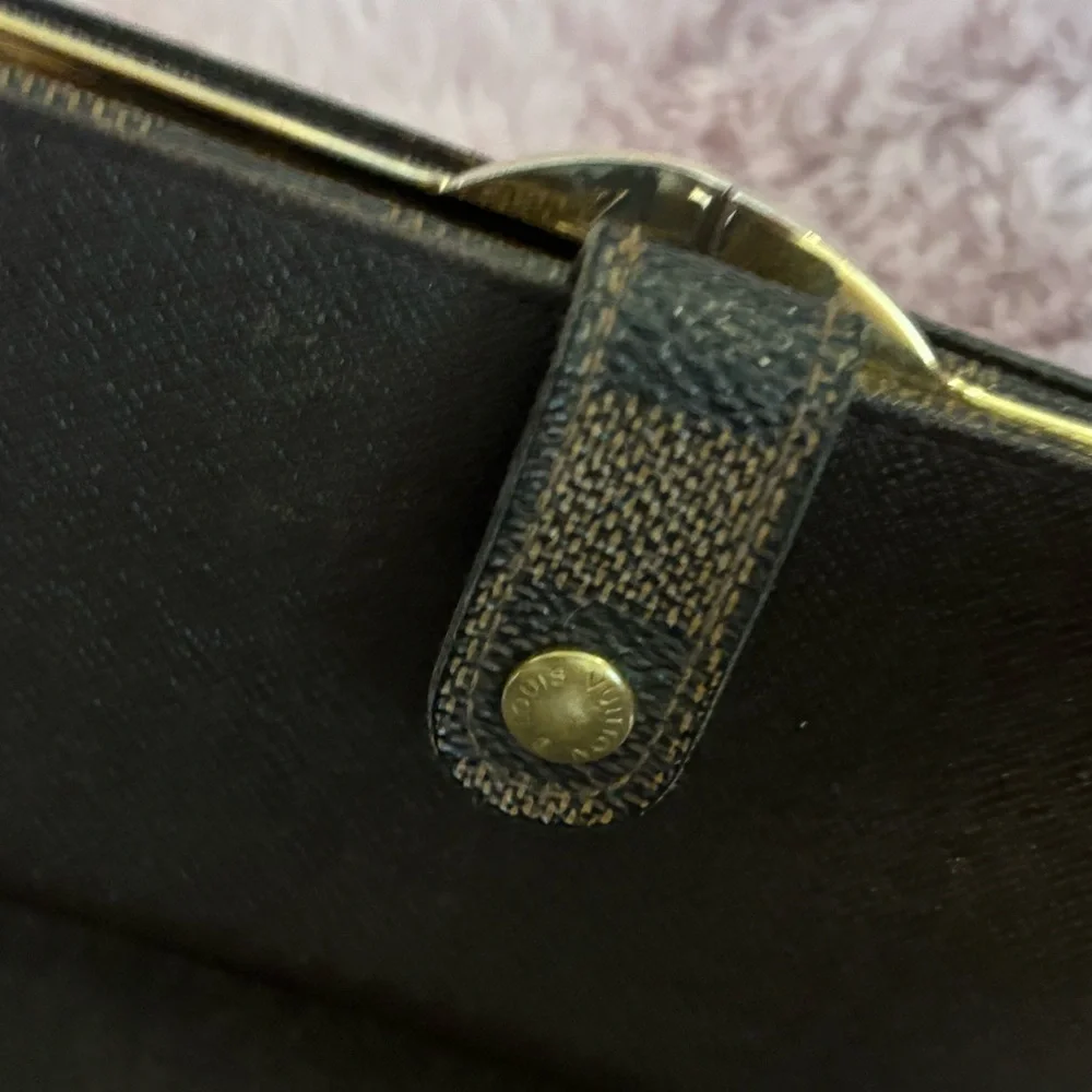 Authentic Louis Vuitton Damier Wallet - Picture 3 of 12